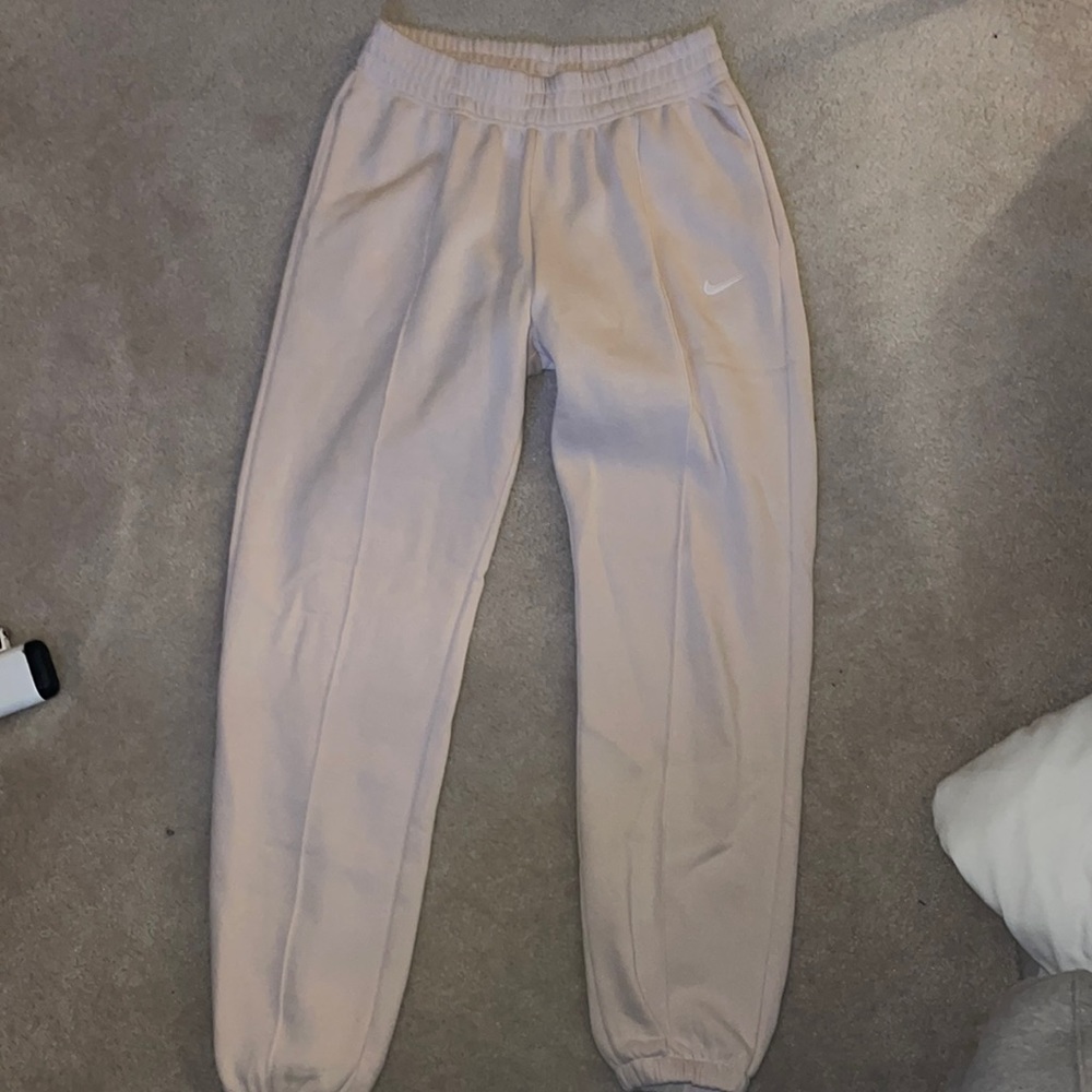 Nike fleece essential joggers